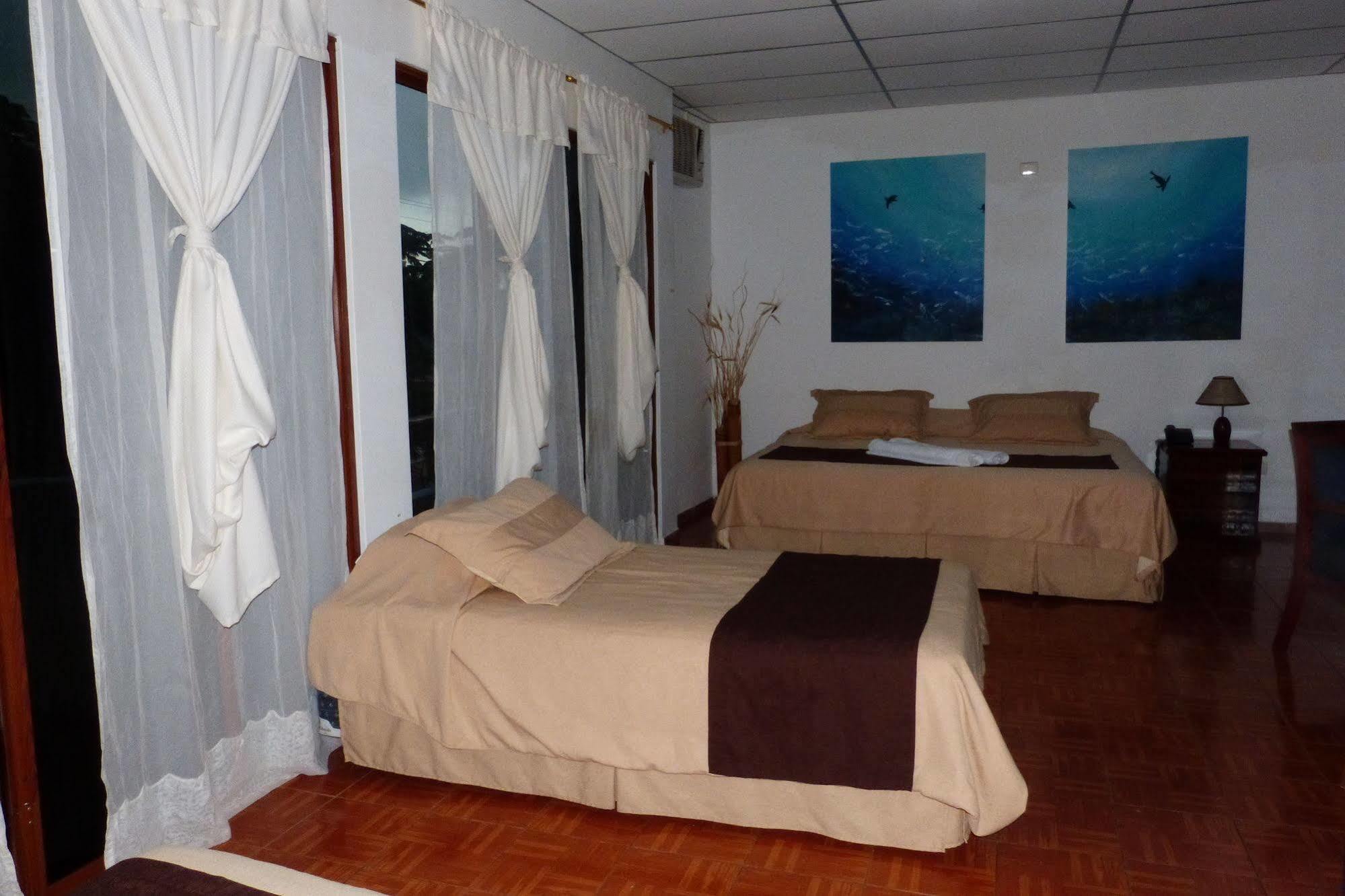 Galapagos Islands Hotel Puerto Ayora  Eksteriør bilde